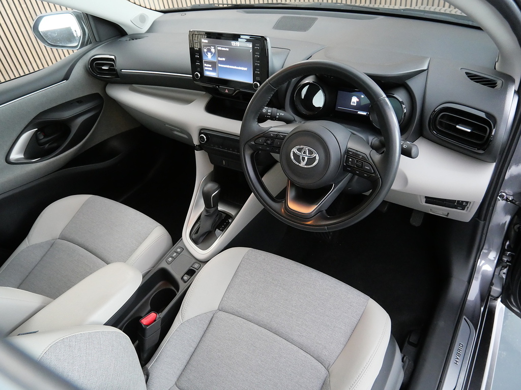 Toyota Yaris 1.5 Vvt-h Excel Hatchback Hybrid E-cvt Grey #3