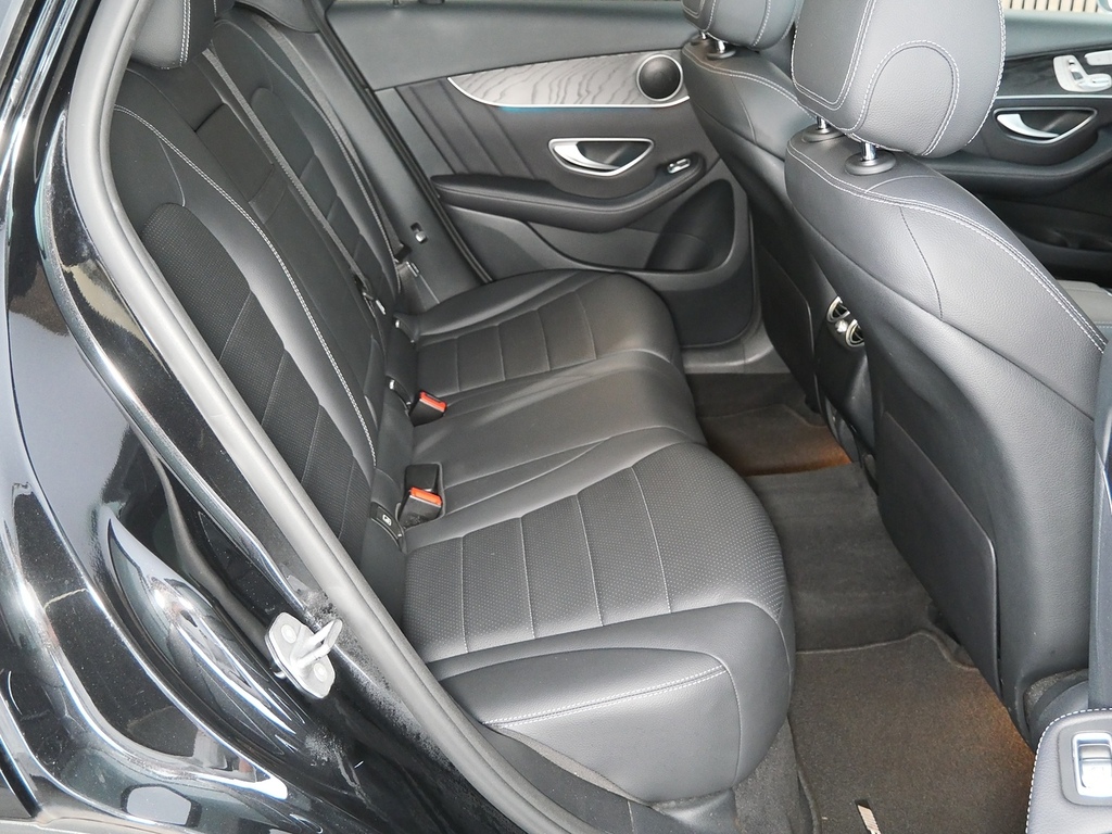 Mercedes-Benz GLC Class 2.0 Glc 250 4Matic Amg Line Premium 208 Bhp Blue #26
