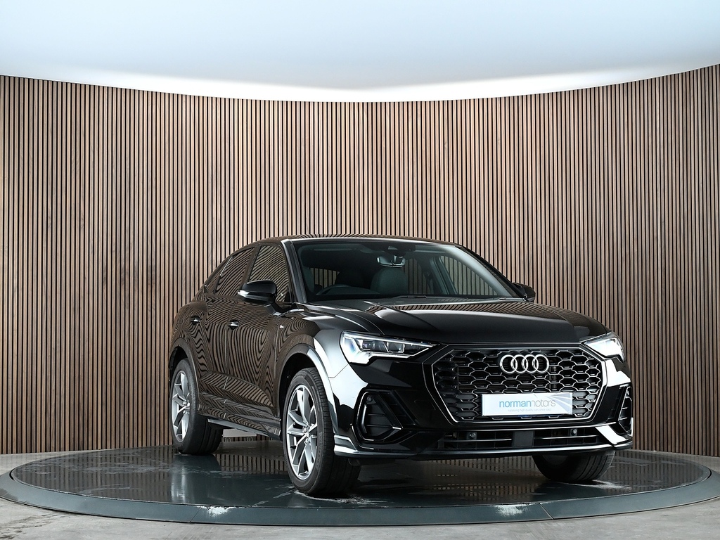 Audi Q3 Tfsi Cod Black Edition Black #4