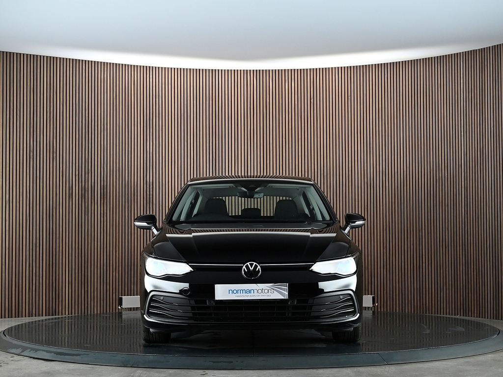 Volkswagen Golf 1.0 Etsi Mhev Life Hatchback Hybrid Dsg Black #4