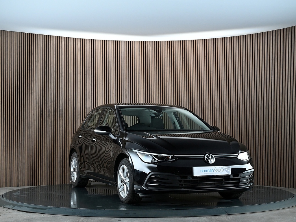 Volkswagen Golf 1.0 Etsi Mhev Life Hatchback Hybrid Dsg Black #3