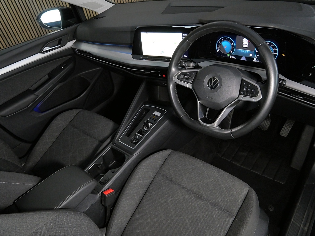 Volkswagen Golf 1.0 Etsi Mhev Life Hatchback Hybrid Dsg Black #2