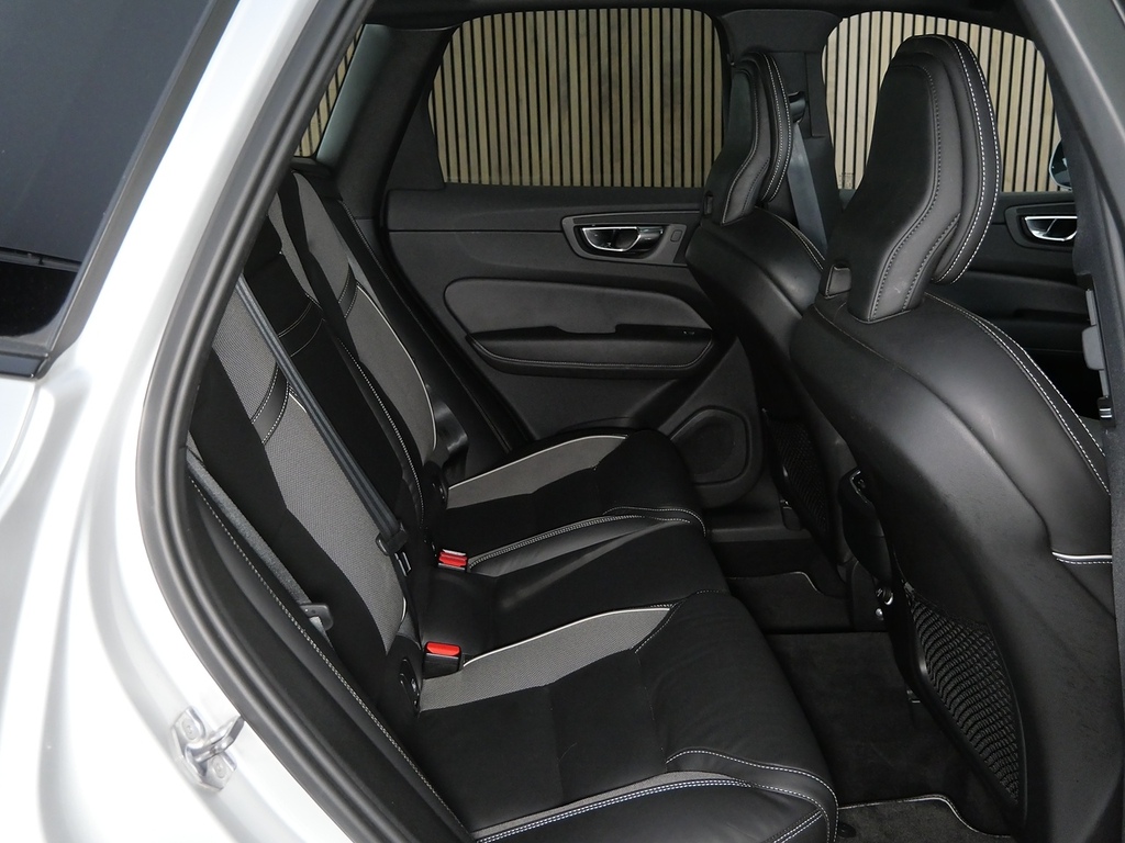 Volvo XC60 T5 Awd R-design Grey #30