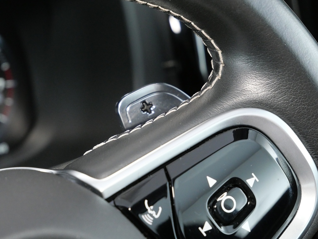 Volvo XC60 T5 Awd R-design Grey #35