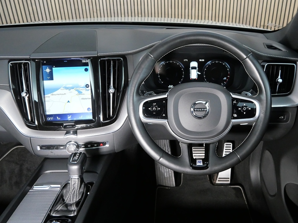 Volvo XC60 T5 Awd R-design Grey #25