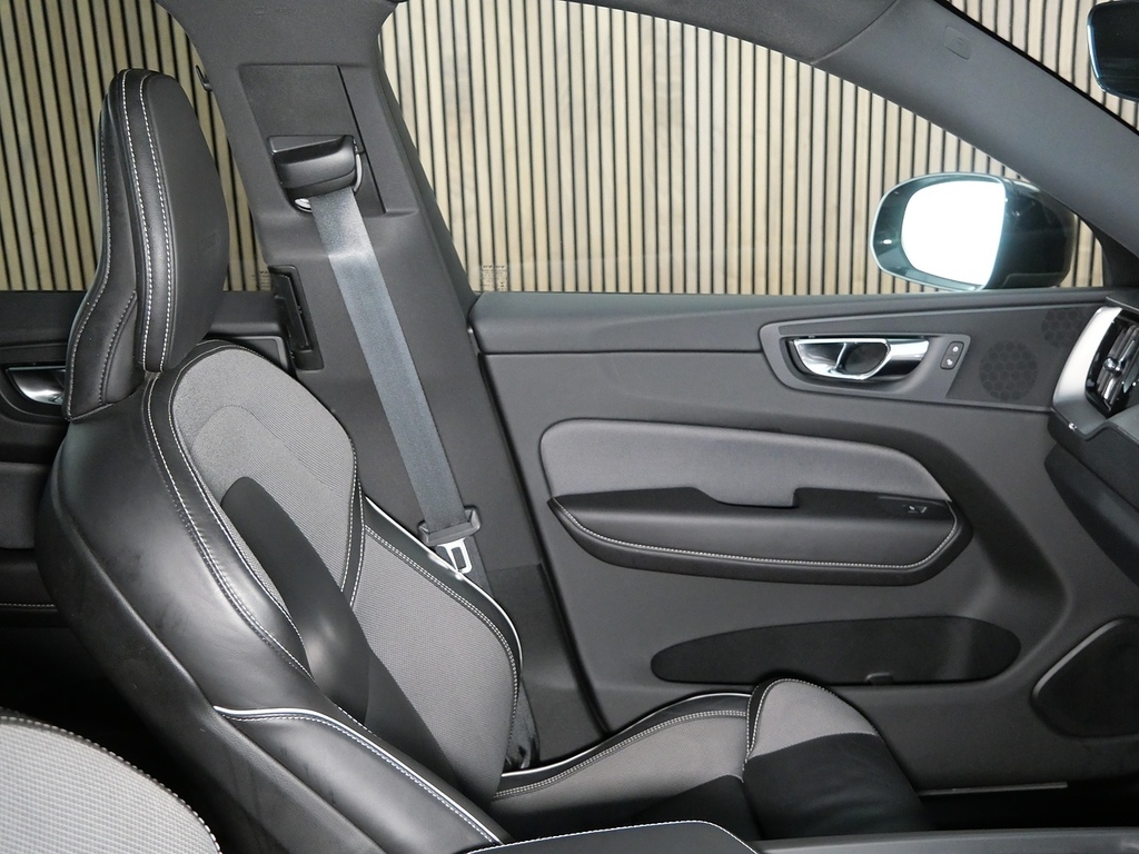 Volvo XC60 T5 Awd R-design Grey #28