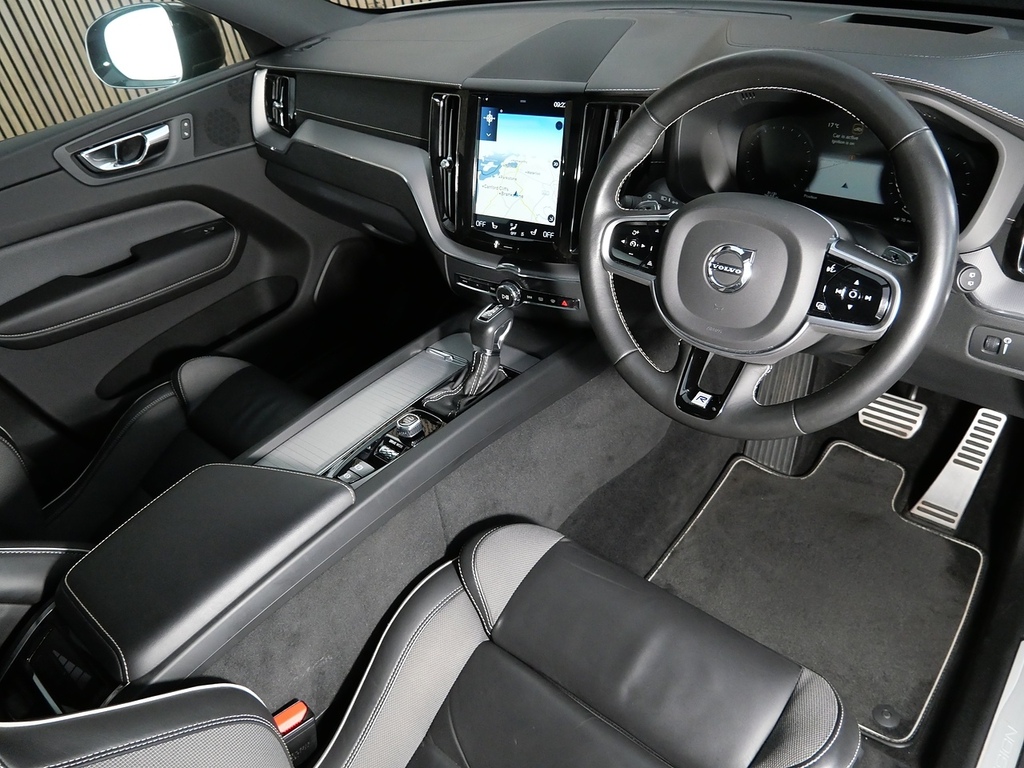 Volvo XC60 2.0 T5 R-design Pro Suv Awd Euro 6 Silver #3