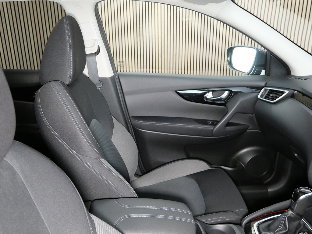 Nissan Qashqai Acenta Premium Di Black #24