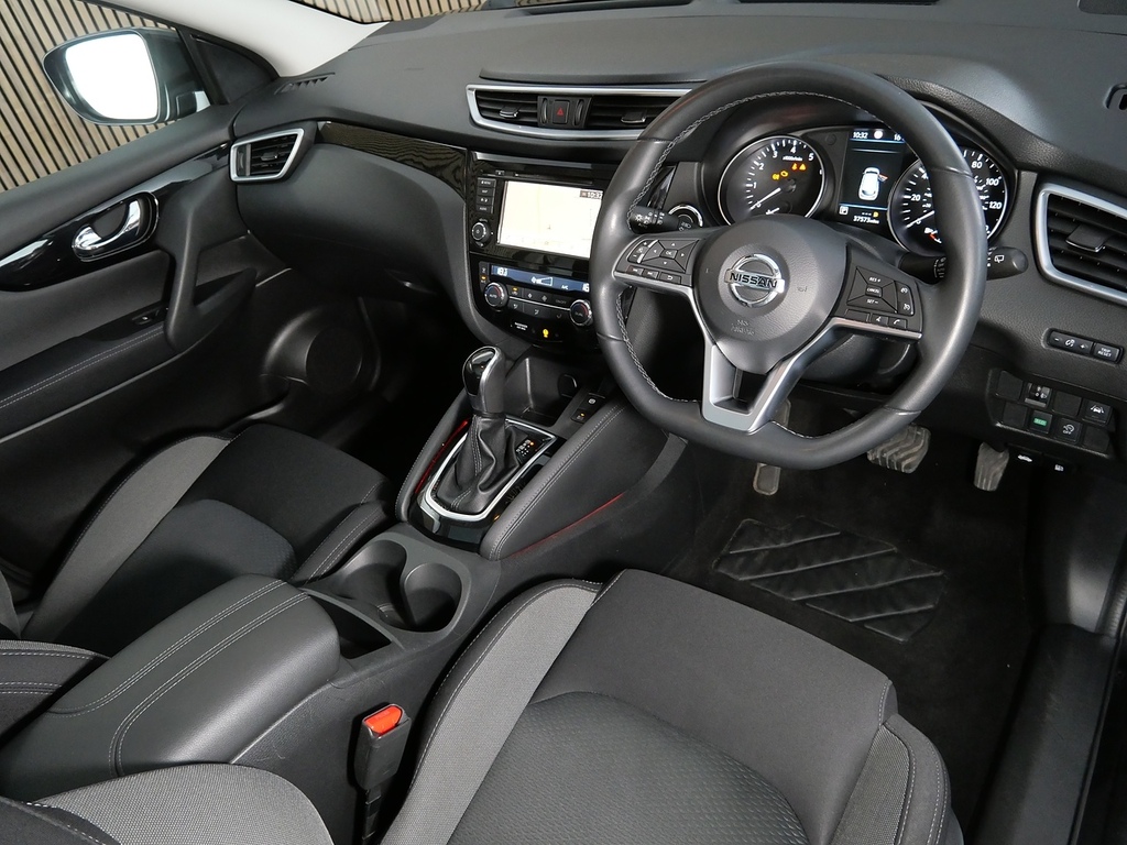 Nissan Qashqai Acenta Premium Di Black #3