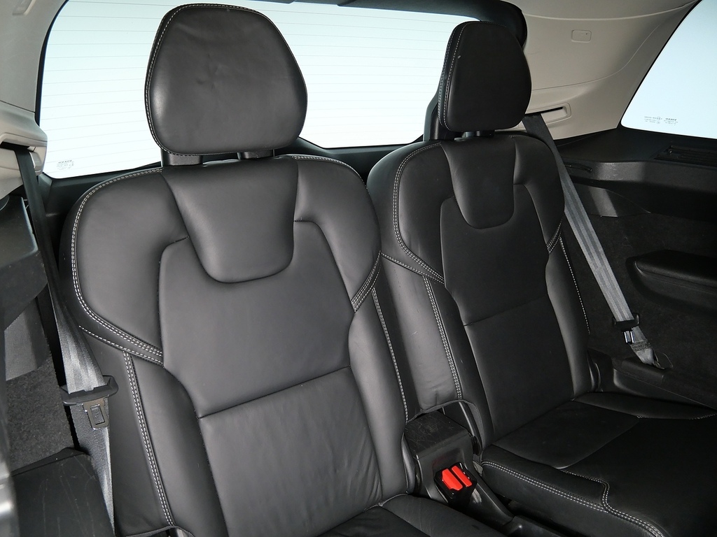 Volvo XC90   #31