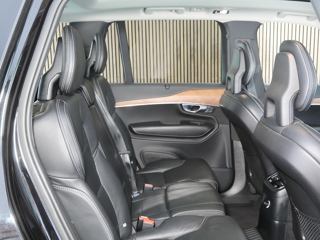 Volvo XC90   #30