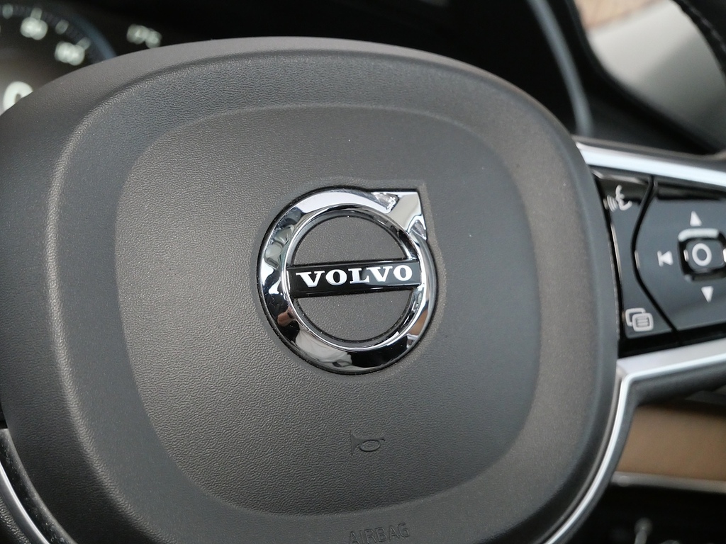 Volvo XC90   #35