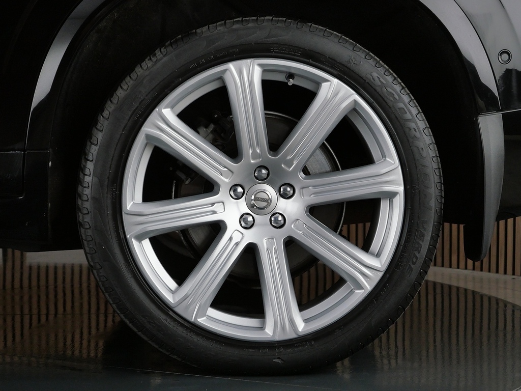Volvo XC90   #42