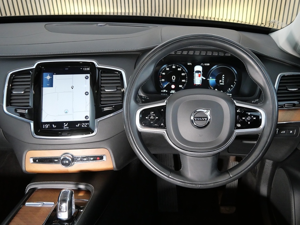 Volvo XC90   #25