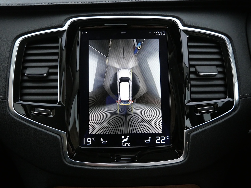 Volvo XC90   #33