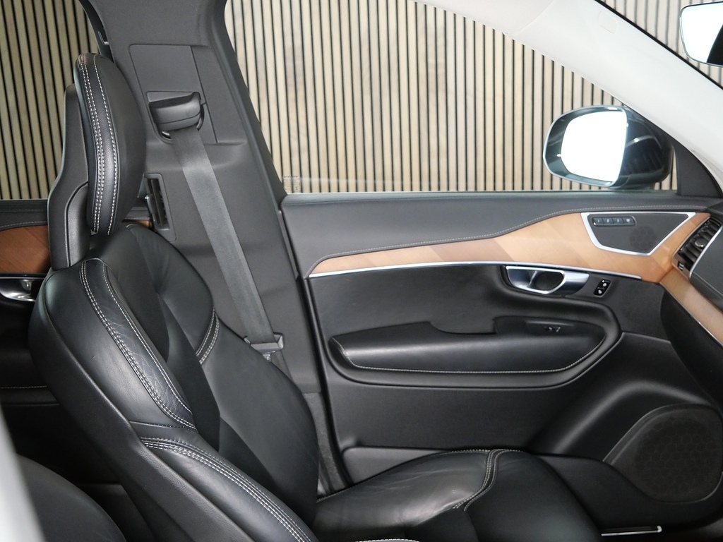 Volvo XC90   #27