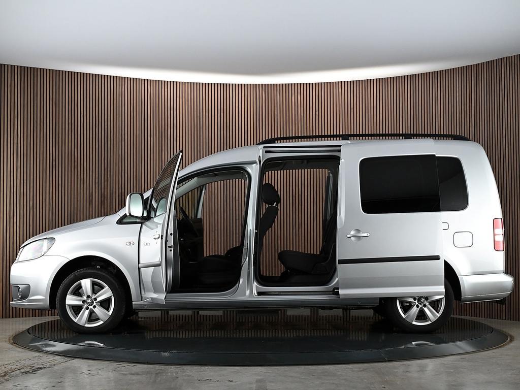 Volkswagen Caddy Maxi Life 1.6L Null Red #20