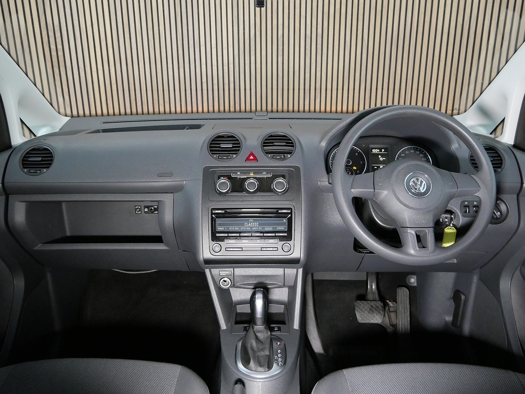 Volkswagen Caddy Maxi Life 1.6L Null Red #29
