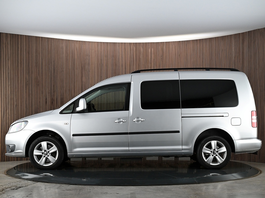 Volkswagen Caddy Maxi Life 1.6L Null Red #11