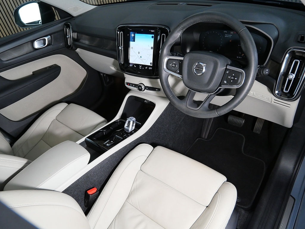 Volvo XC40 1.5H T4 Recharge 10.7Kwh Plus Suv Plug- Grey #3
