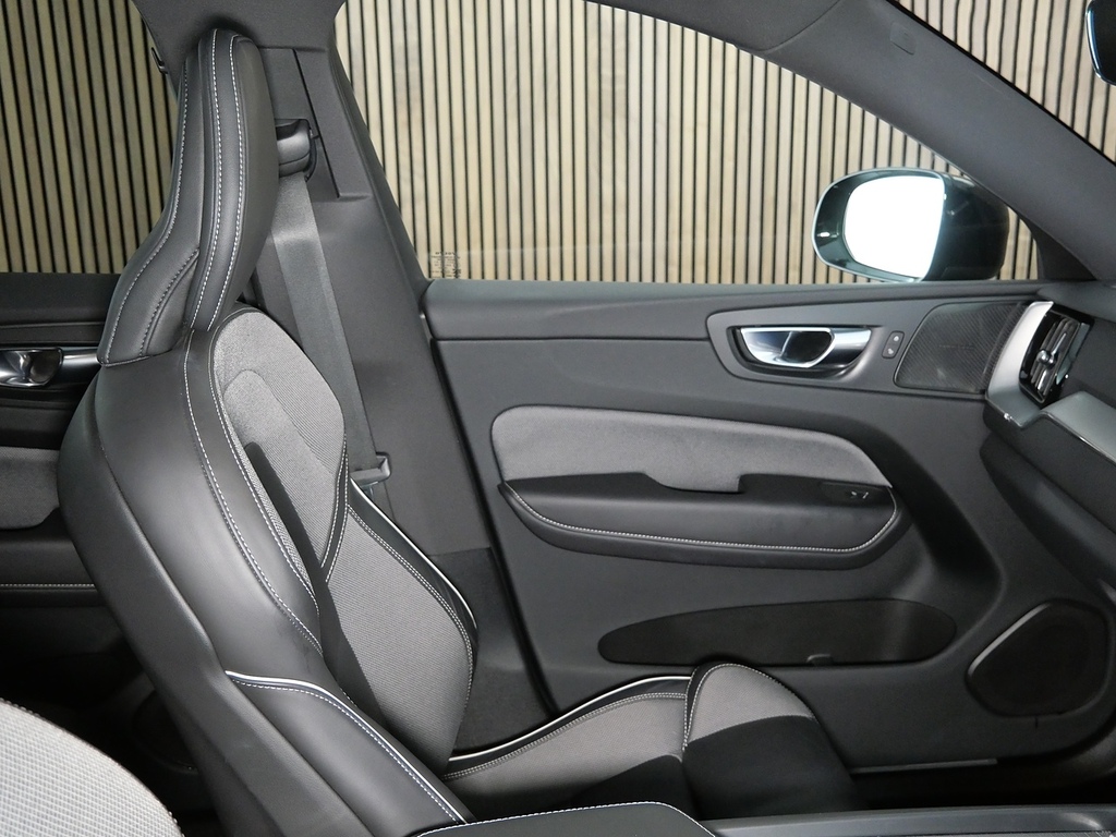 Volvo XC60 Xc60 B4 Mhev Awd Silver #24