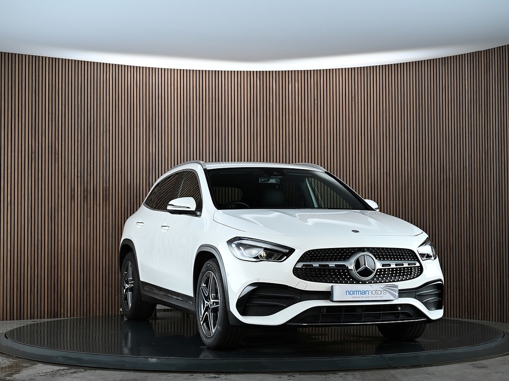 Mercedes-Benz GLA Class 1.3 Gla200 Amg Line Executive Suv 7G- WX20UKK White #4