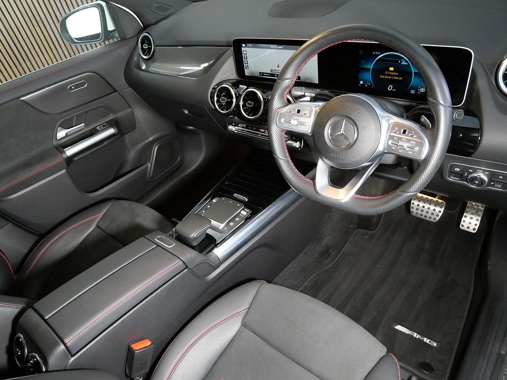 Mercedes-Benz GLA Class 1.3 Gla200 Amg Line Executive Suv 7G- WX20UKK White #3