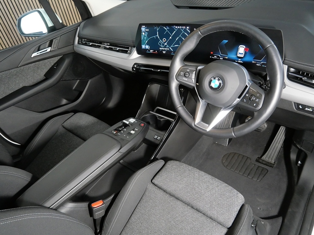 BMW 2 Series Active Tourer 1.5 220I Mht Sport Mpv Hybrid Dct Euro White #3