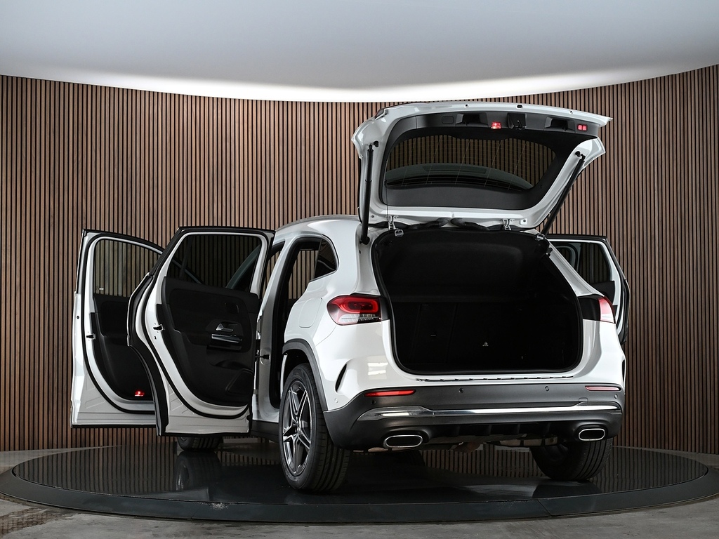 Mercedes-Benz GLA Class 180 Amg Line Premium 2022 White #15