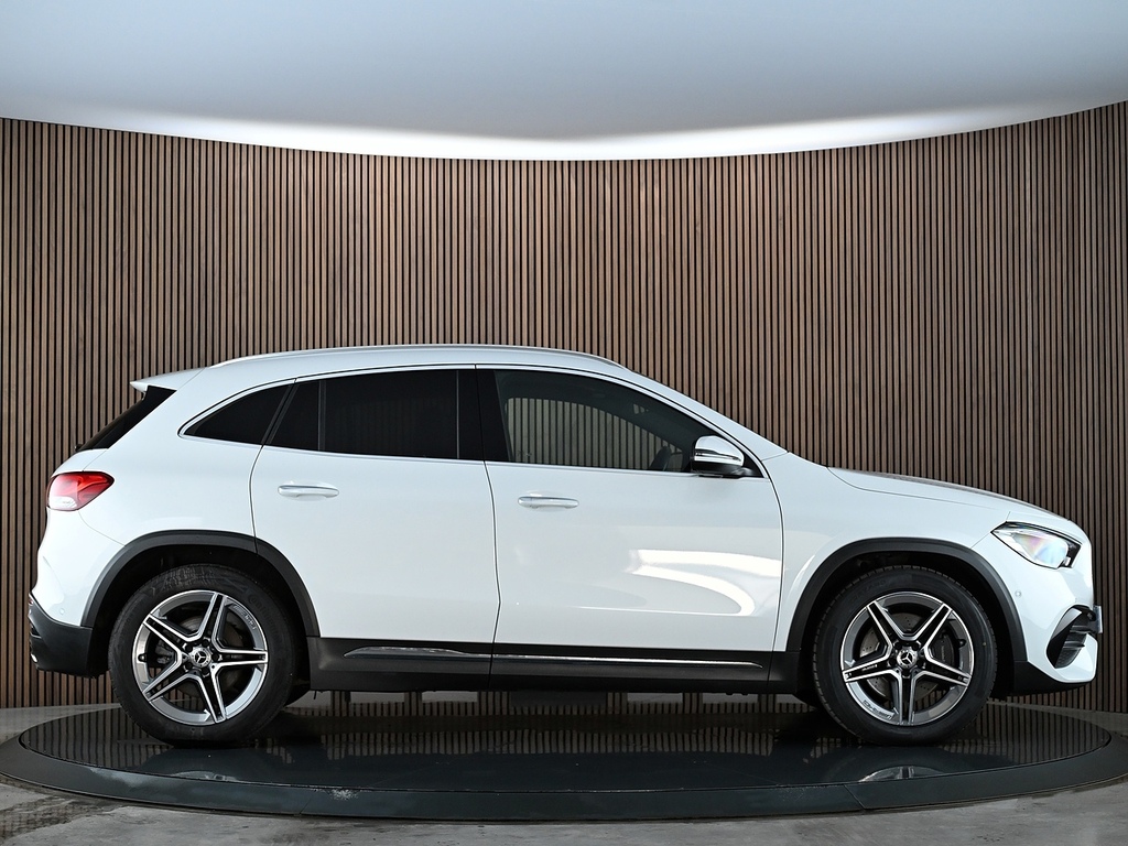 Mercedes-Benz GLA Class 180 Amg Line Premium 2022 White #10