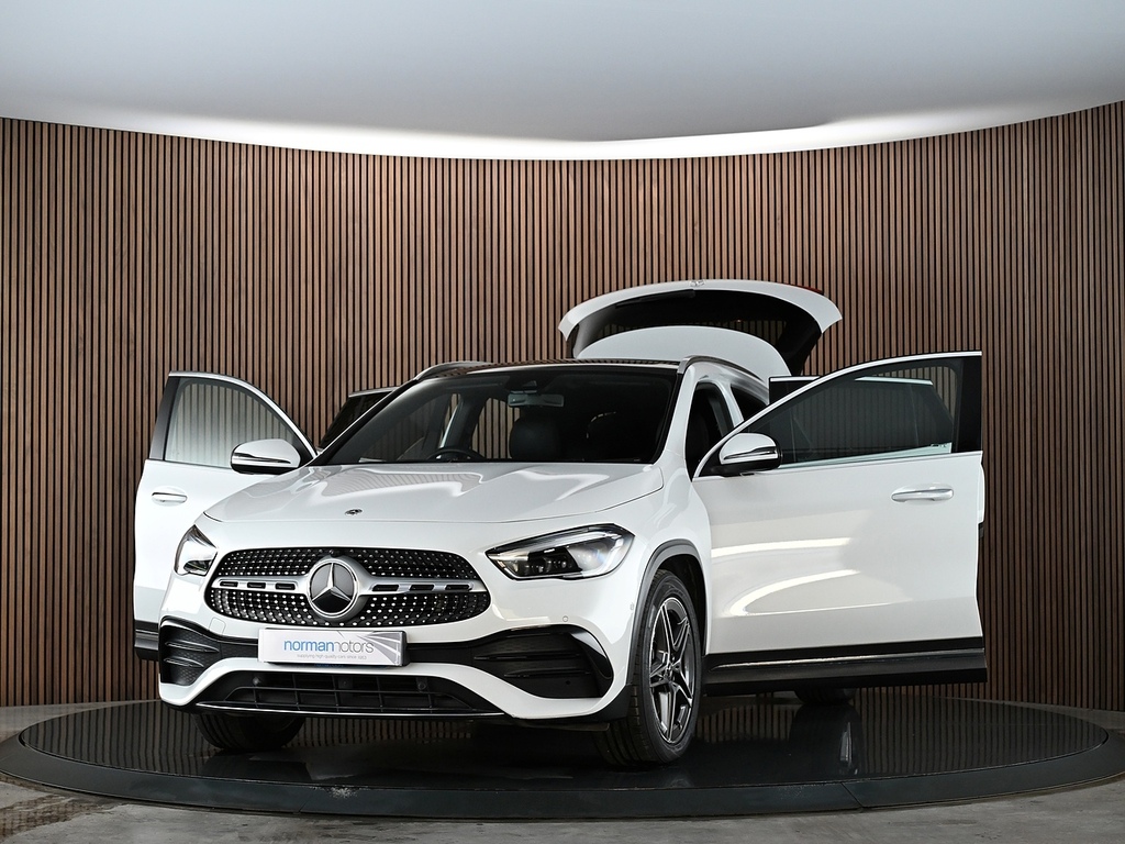 Mercedes-Benz GLA Class 180 Amg Line Premium 2022 White #14
