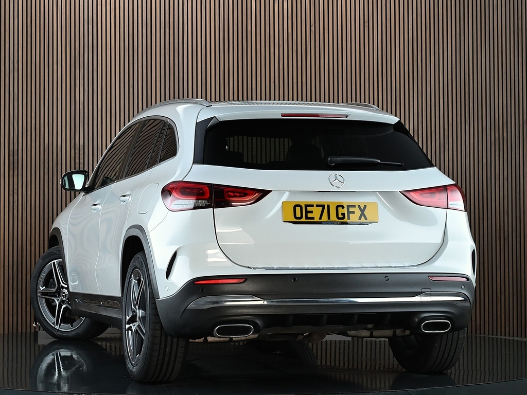 Mercedes-Benz GLA Class 2.0 Gla250 Amg Line Premium Plus Suv White #2