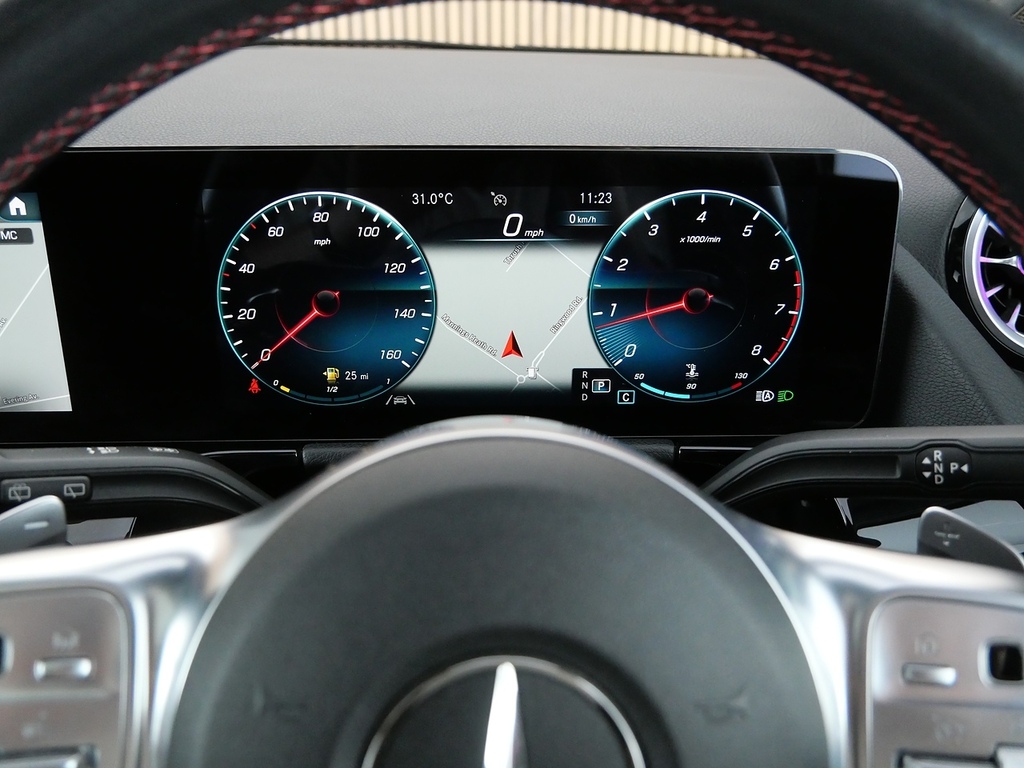 Mercedes-Benz GLA Class 180 Amg Line Premium 2022 White #22