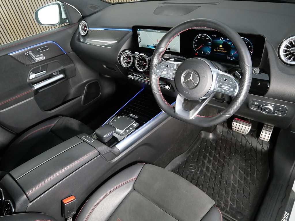Mercedes-Benz GLA Class 2.0 Gla250 Amg Line Premium Plus Suv White #3