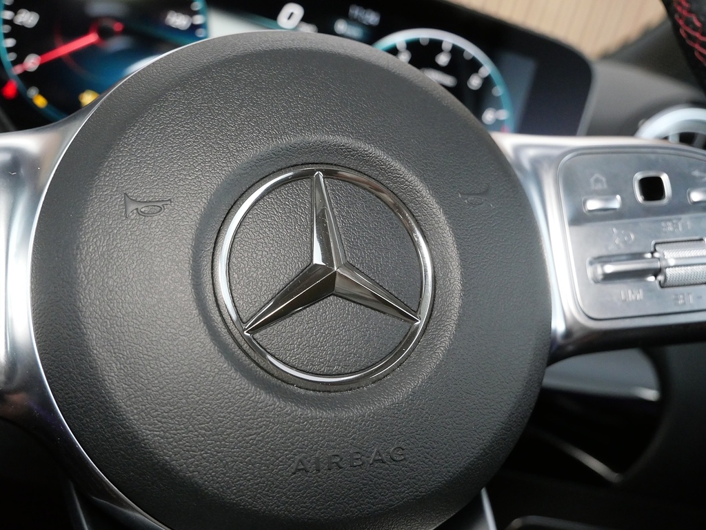 Mercedes-Benz GLA Class 180 Amg Line Premium 2022 White #34