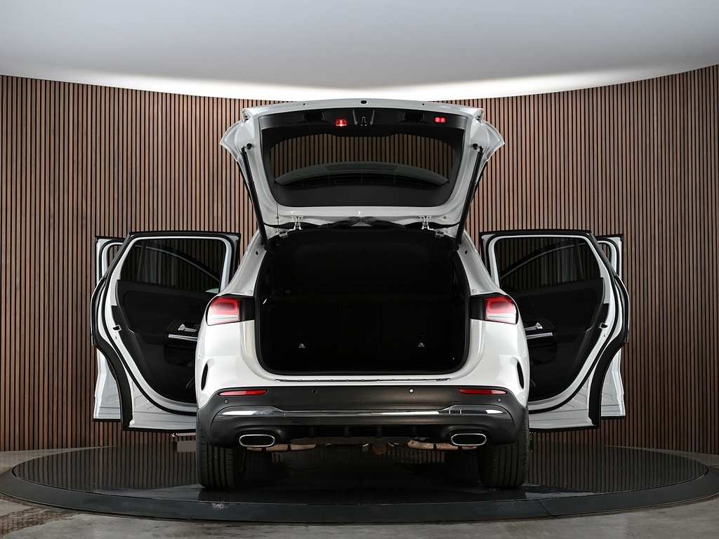Mercedes-Benz GLA Class 180 Amg Line Premium 2022 White #16
