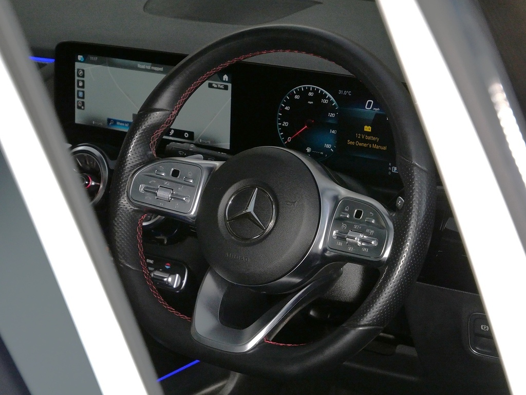 Mercedes-Benz GLA Class 180 Amg Line Premium 2022 White #21