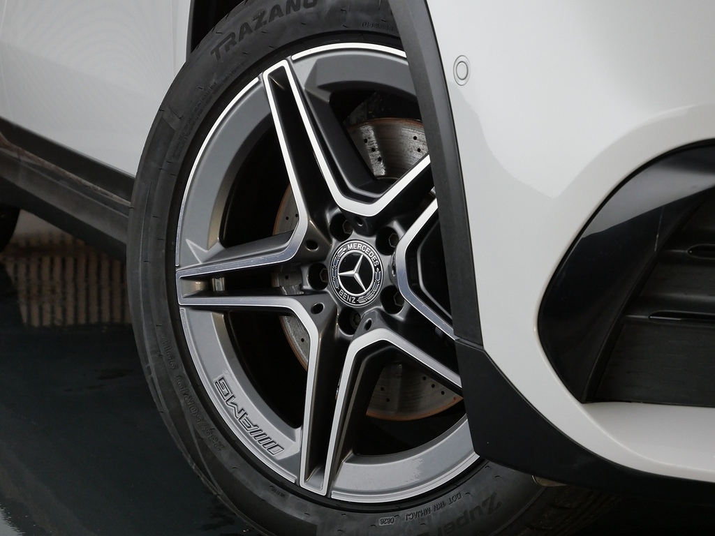 Mercedes-Benz GLA Class 180 Amg Line Premium 2022 White #20