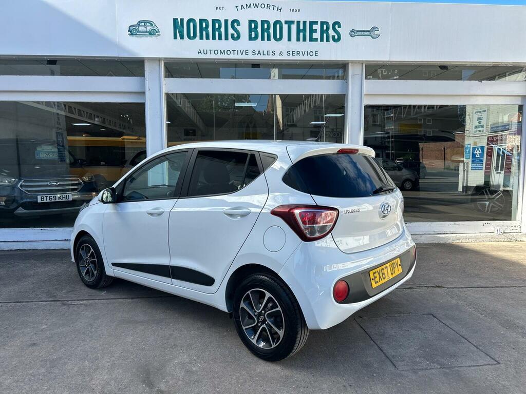 Hyundai I10 Hatchback 1.2 Premium Euro 6 201767 EX67UPY White #4