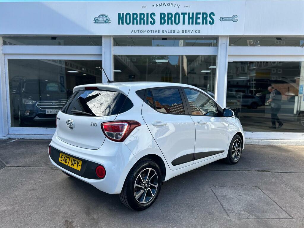 Hyundai I10 Hatchback 1.2 Premium Euro 6 201767 EX67UPY White #5