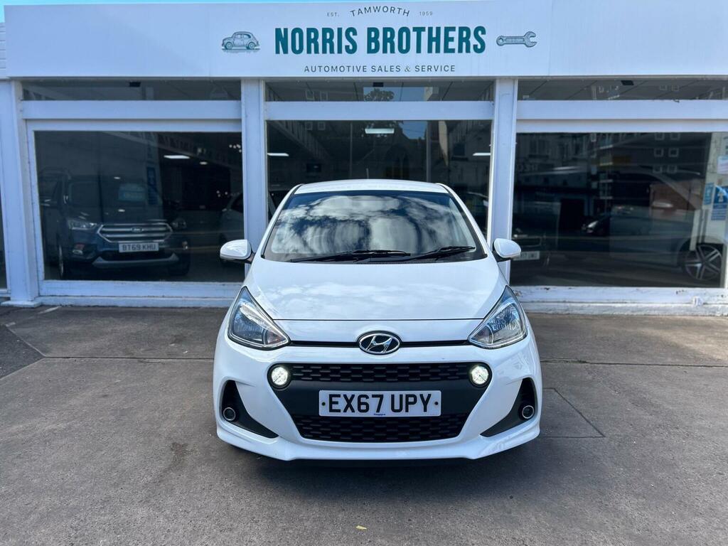 Hyundai I10 Hatchback 1.2 Premium Euro 6 201767 EX67UPY White #2