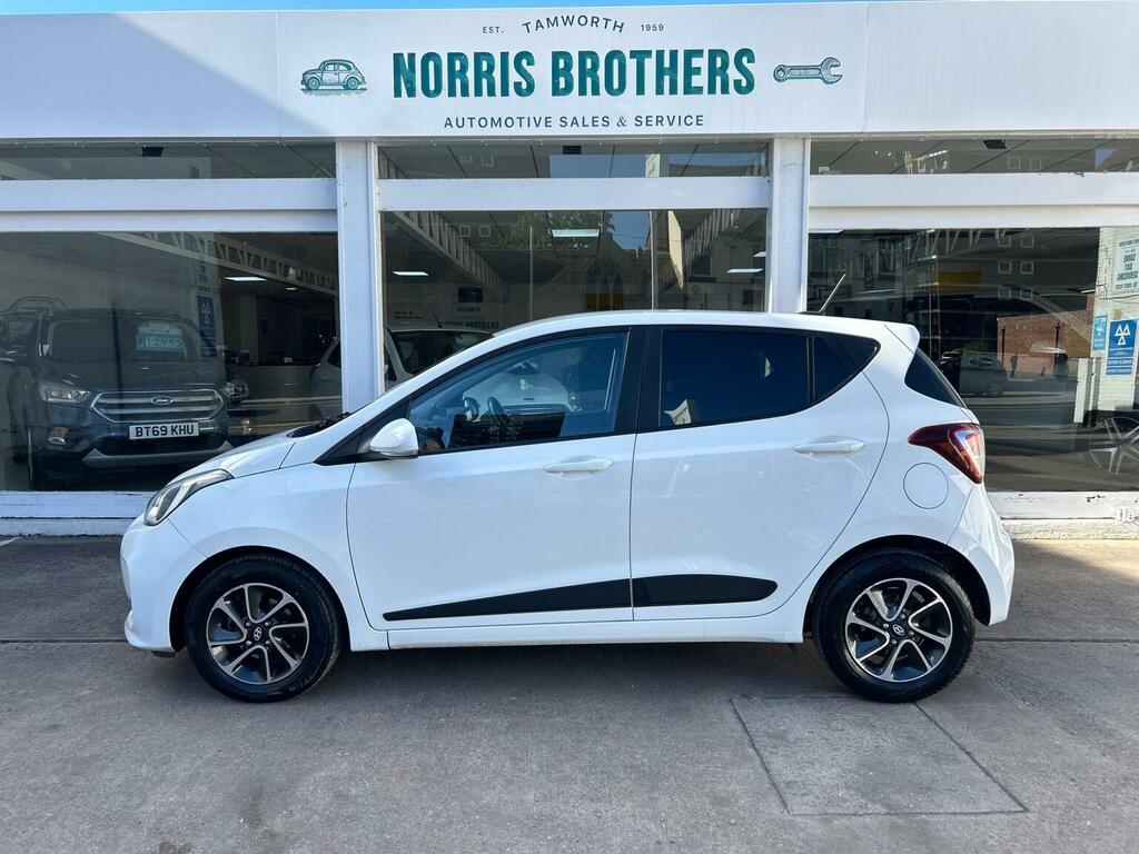 Hyundai I10 Hatchback 1.2 Premium Euro 6 201767 EX67UPY White #6