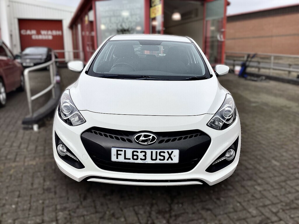 Hyundai I30 Active White #4