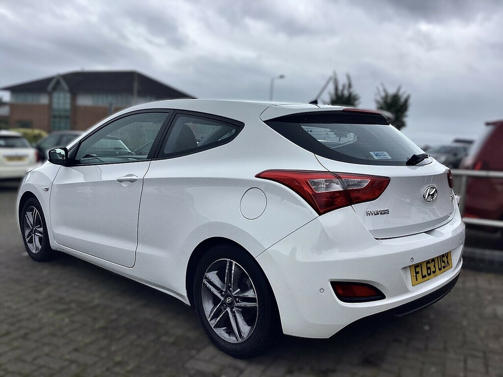 Hyundai I30 Active White #6