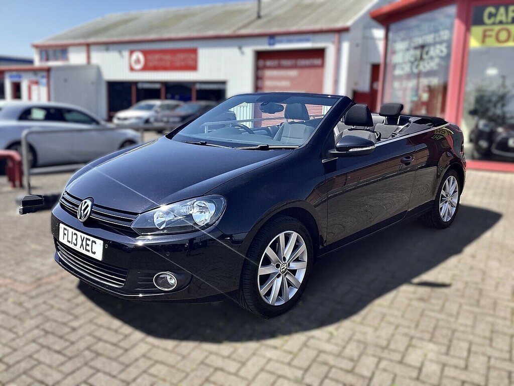 Volkswagen Golf Tsi S Black #4