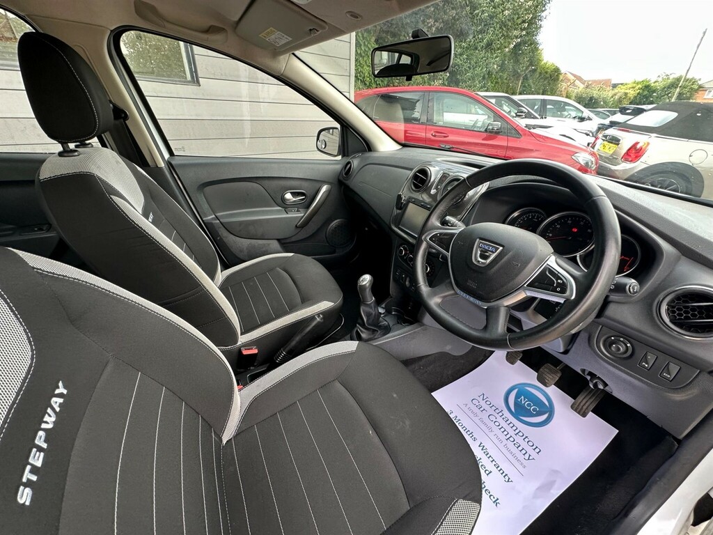 Dacia Sandero Stepway 1.5 Dci Laureate Euro 6 Ss GV17NKG White #3