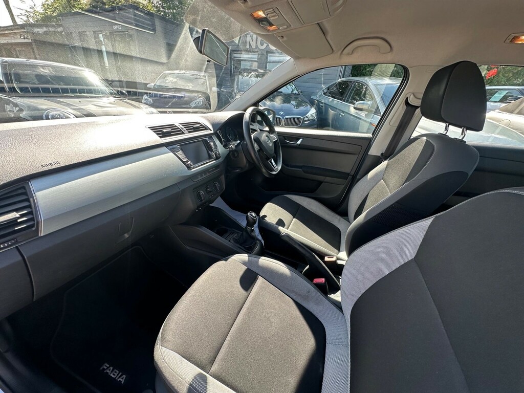Skoda Fabia 1.0 Se Euro 6 Ss EK65AKJ Silver #6