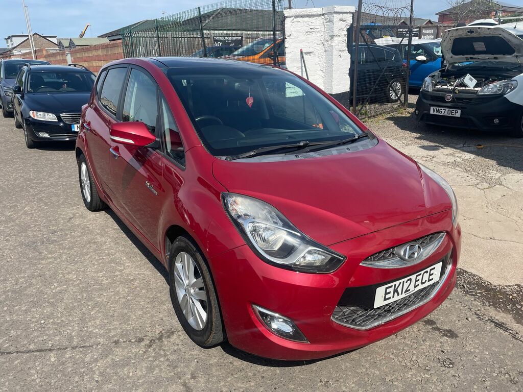 Hyundai Ix20 1.6L Crdi Style Mpv Euro 5 113 Red