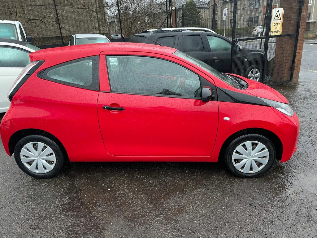 Toyota Aygo Aygo Hatchback SH66VTD Red #3