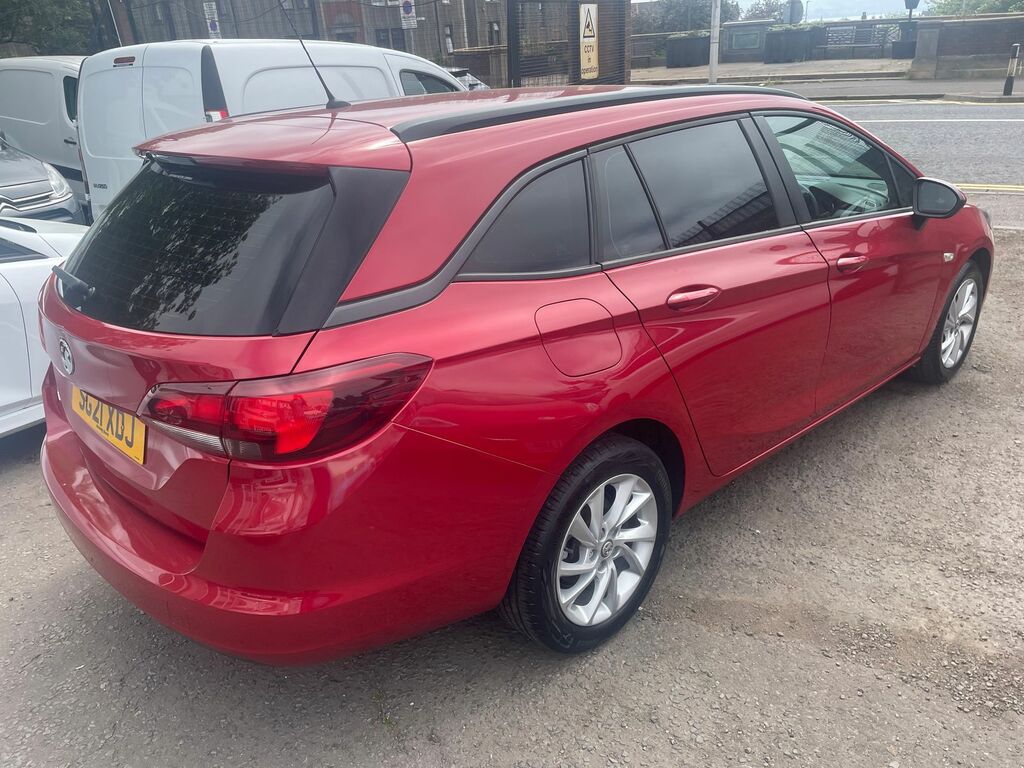 Vauxhall Astra 1.5 Turbo D Se Sports Tourer Eur SG21XDJ Red #4
